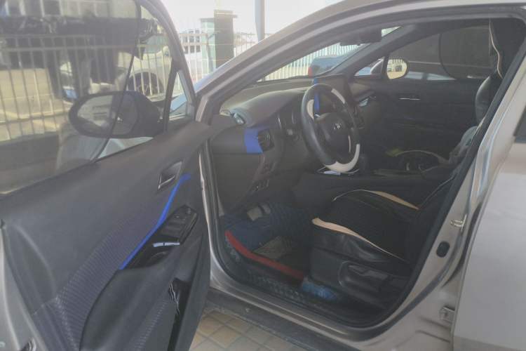 Used Toyota IZOA 2020 2.0L Enjoy Edition Driver Seat
