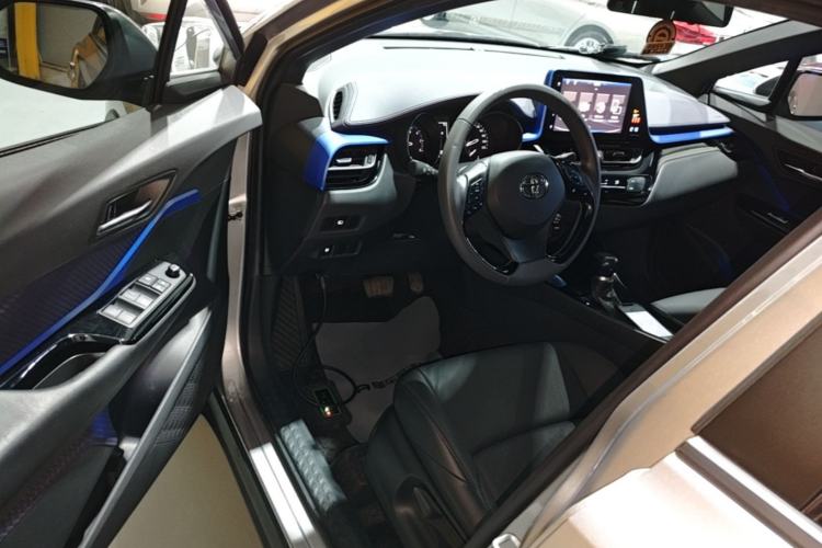 Used Toyota IZOA 2020 2.0L Yichi Version Driver Seat