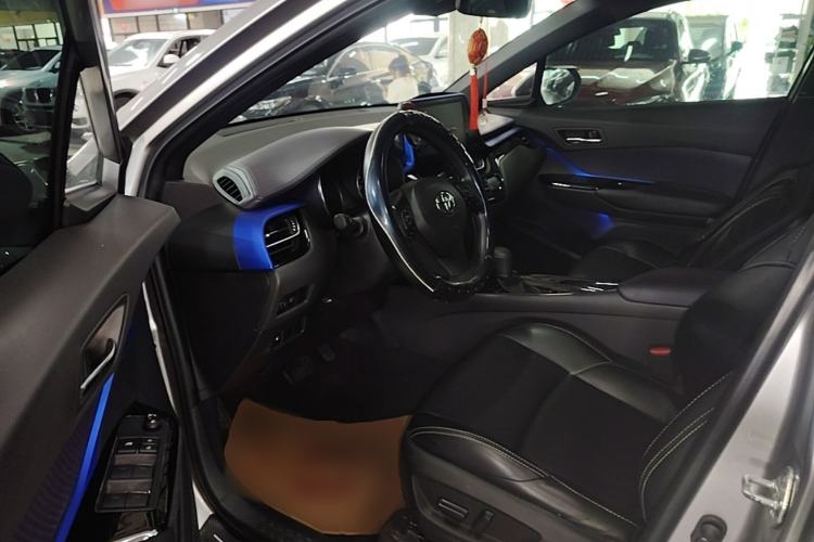 Used Toyota IZOA 2020 2.0L Enjoy Edition Driver Seat