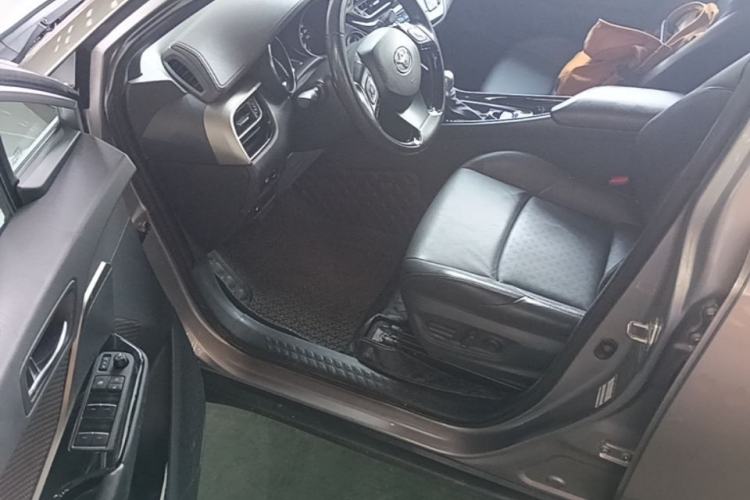 Used Toyota IZOA 2020 2.0L Yixuan Version Driver Seat