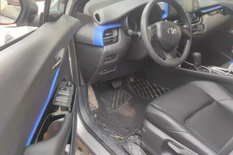 Used Toyota IZOA 2020 2.0L Enjoy Edition Driver Seat