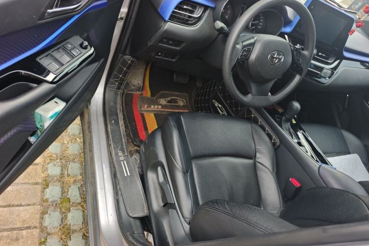Used Toyota IZOA 2020 2.0L Enjoy Edition Driver Seat