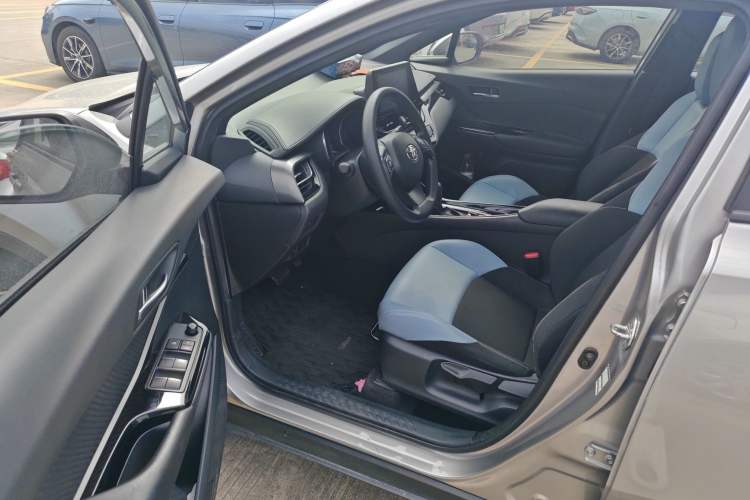 Used Toyota IZOA 2020 2.0L Yi Xiang CARE Driver Seat