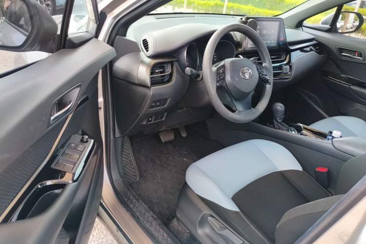 Used Toyota IZOA 2020 2.0L Yi Xiang CARE Driver Seat