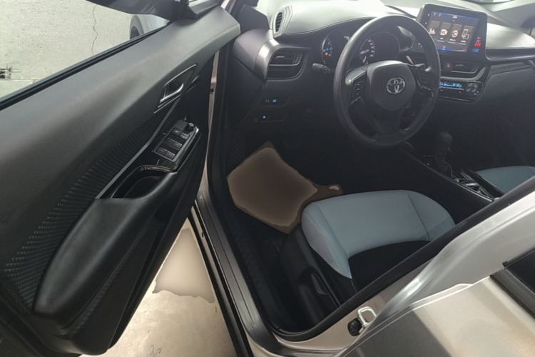 Used Toyota IZOA 2020 2.0L Yi Xiang CARE Driver Seat