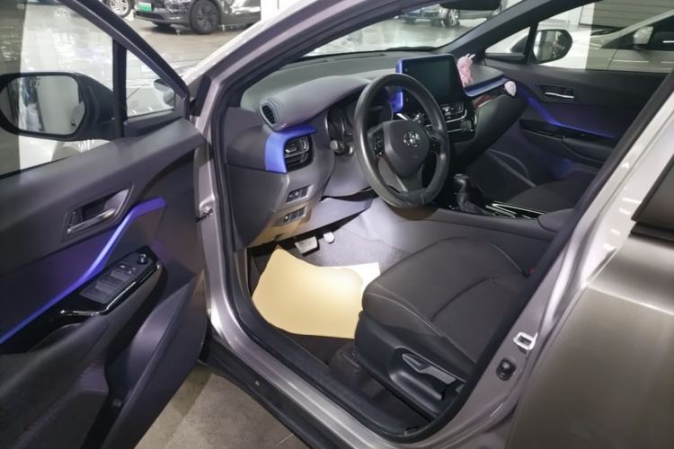 Used Toyota IZOA 2020 2.0L Enjoy Edition Driver Seat