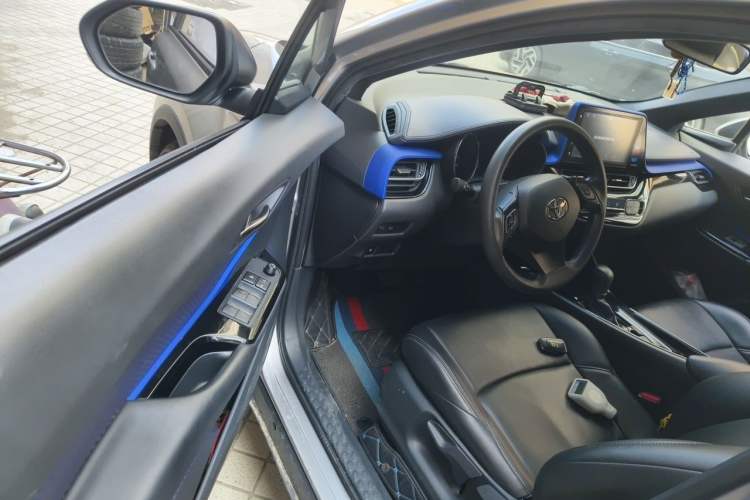 Used Toyota IZOA 2020 2.0L Enjoy Edition Driver Seat