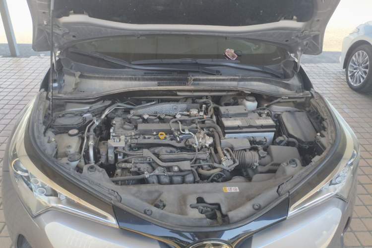 Used Toyota IZOA 2020 2.0L Enjoy Edition Engine Bay