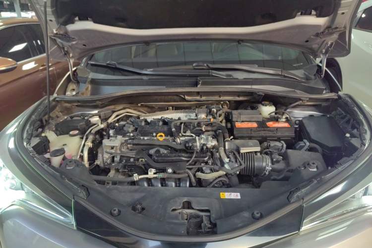 Used Toyota IZOA 2020 2.0L Enjoy Edition Engine Bay