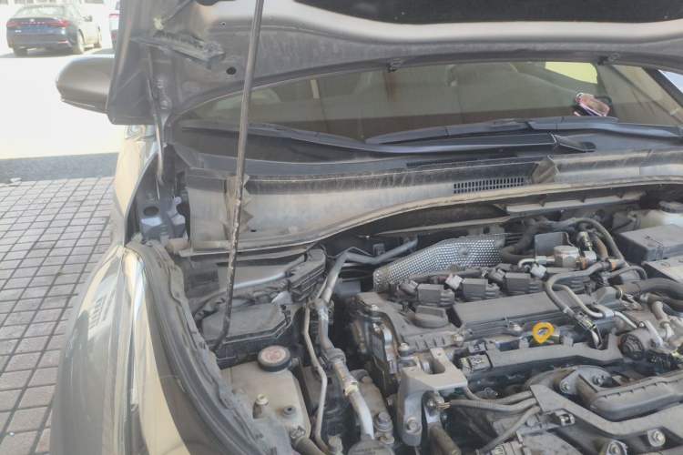 Used Toyota IZOA 2020 2.0L Enjoy Edition Engine Bay Right