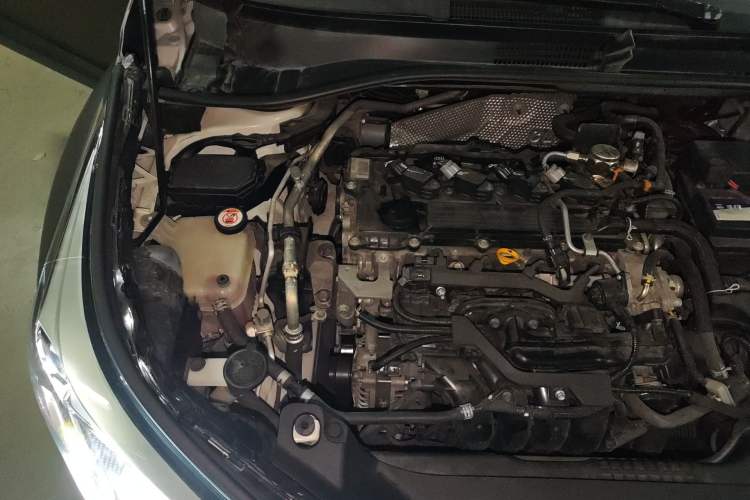 Used Toyota IZOA 2020 2.0L Yichi Version Engine Bay Right