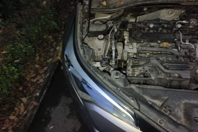 Used Toyota IZOA 2020 2.0L Yichi Version Engine Bay Right