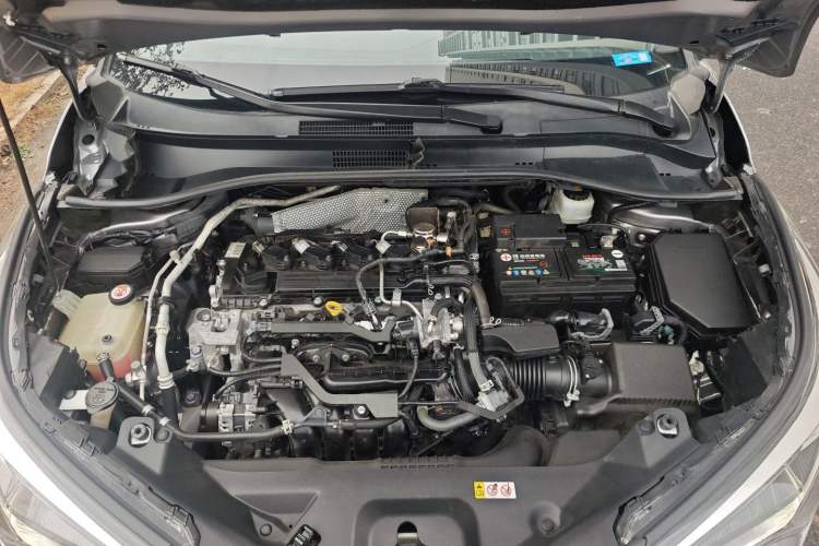 Used Toyota IZOA 2020 2.0L Yichi Version Engine Bay