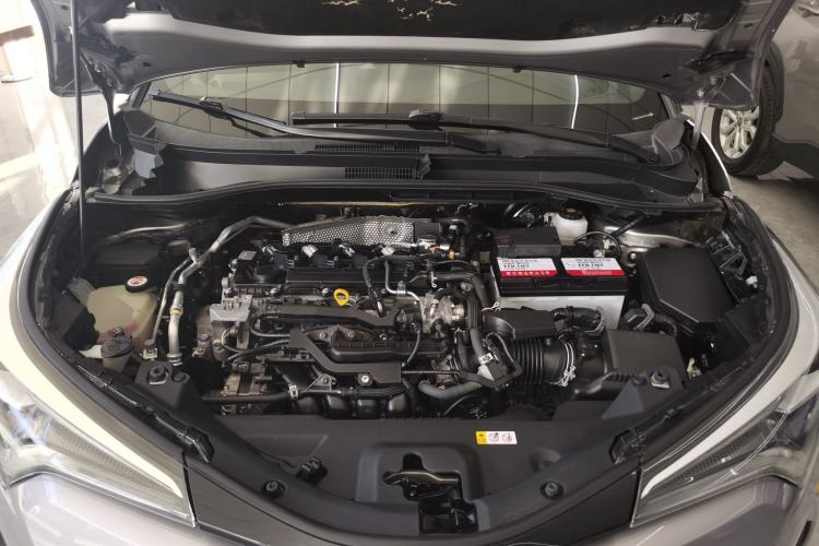 Used Toyota IZOA 2020 2.0L Yichi Version Engine Bay