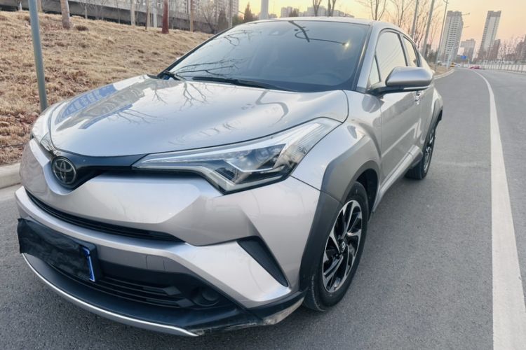 Used Toyota IZOA 2020 2.0L Yichi Version Exterior 1