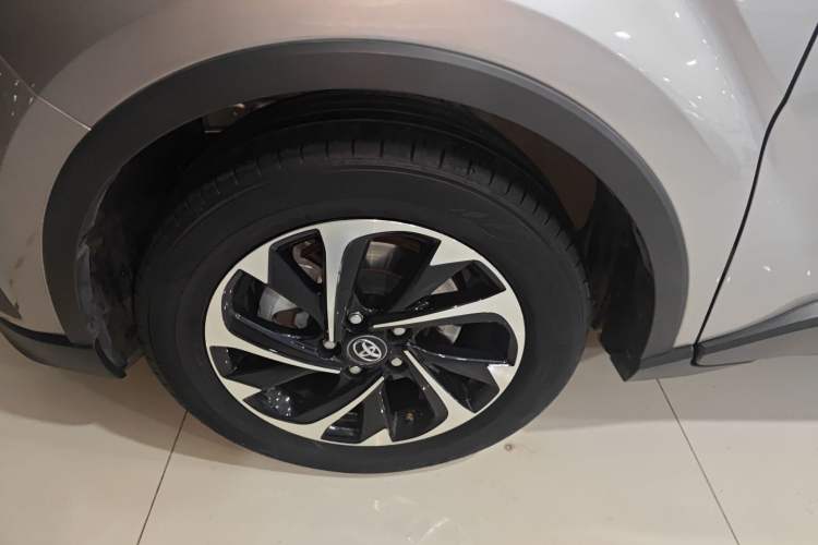 Used Toyota IZOA 2020 2.0L Enjoy Edition Exterior 2
