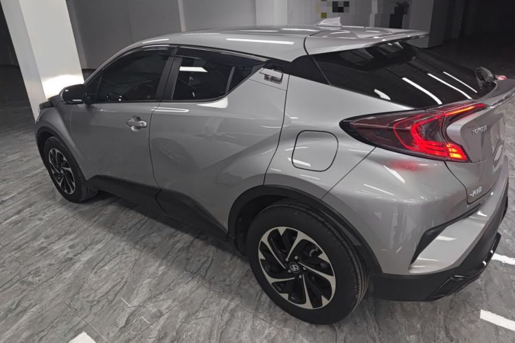 Used Toyota IZOA 2020 2.0L Yichi Version Exterior 3