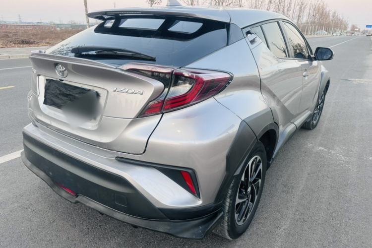 Used Toyota IZOA 2020 2.0L Yichi Version Exterior 3