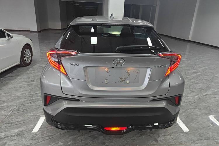 Used Toyota IZOA 2020 2.0L Yichi Version Exterior 4