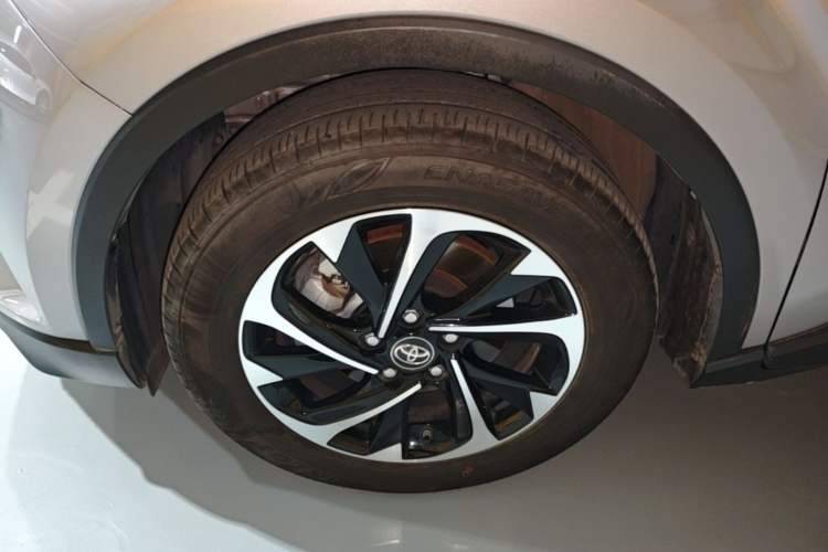 Used Toyota IZOA 2020 2.0L Yichi Version Exterior 4