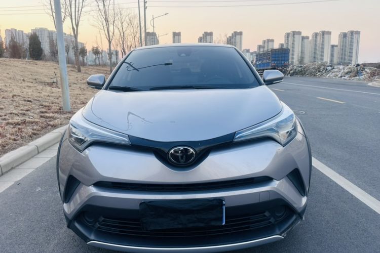 Used Toyota IZOA 2020 2.0L Yichi Version Exterior 4