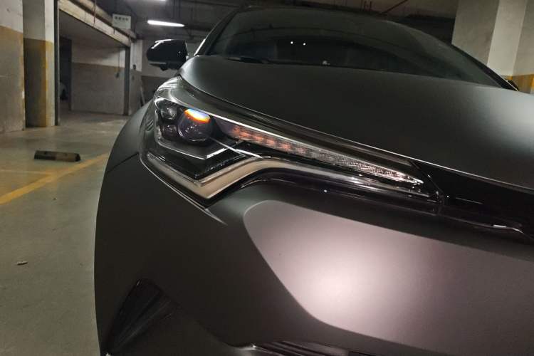 Used Toyota IZOA 2020 2.0L Yichi Version Exterior 6