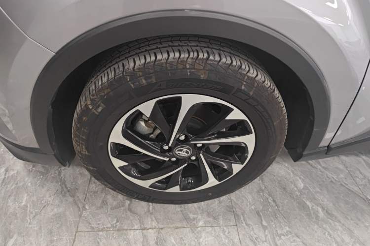 Used Toyota IZOA 2020 2.0L Yichi Version Exterior 7