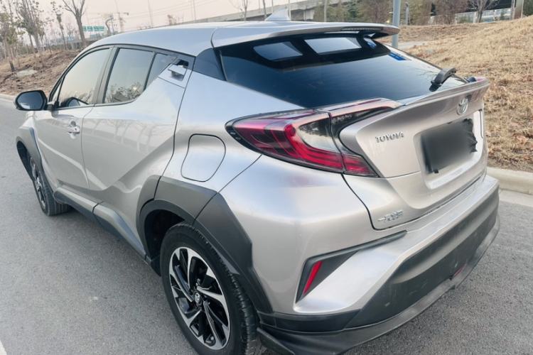 Used Toyota IZOA 2020 2.0L Yichi Version Exterior 8