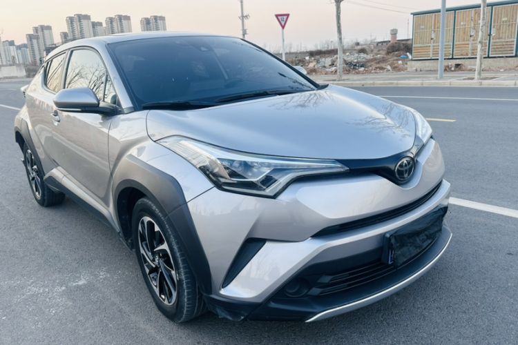 Used Toyota IZOA 2020 2.0L Yichi Version Exterior 9