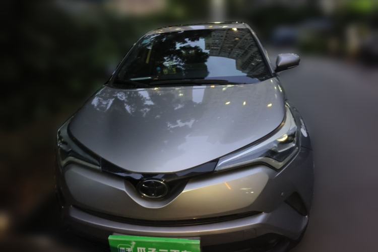 Used Toyota IZOA 2020 2.0L Yichi Version Front