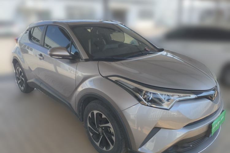 Used Toyota IZOA 2020 2.0L Enjoy Edition Front Right 45 Deg