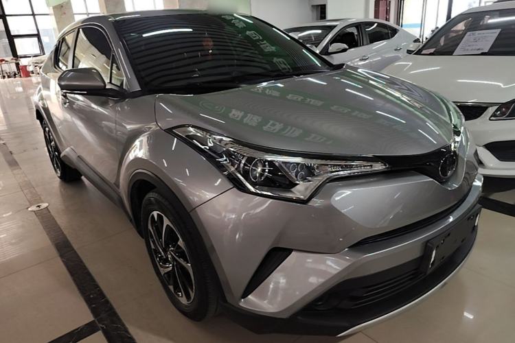 Used Toyota IZOA 2020 2.0L Enjoy Edition Front Right 45 Deg