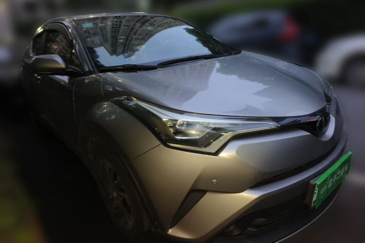 Used Toyota IZOA 2020 2.0L Yichi Version Front Right 45 Deg