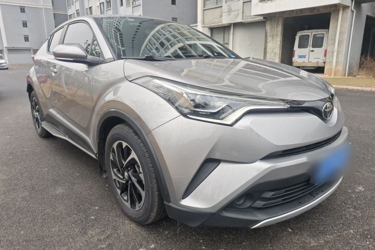 Used Toyota IZOA 2020 2.0L Yichi Version Front Right 45 Deg