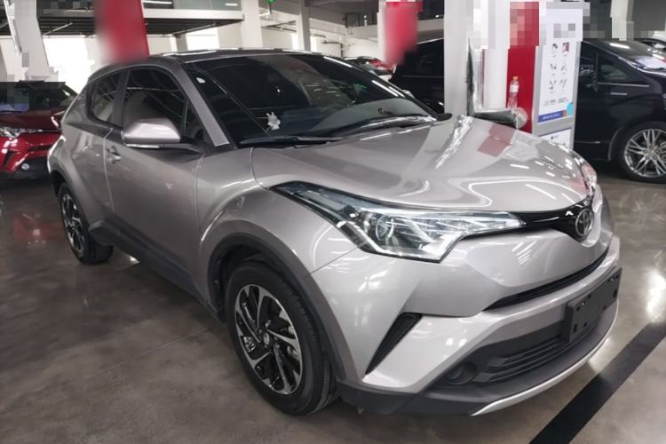 Used Toyota IZOA 2020 2.0L Enjoy Edition Front Right 45 Deg