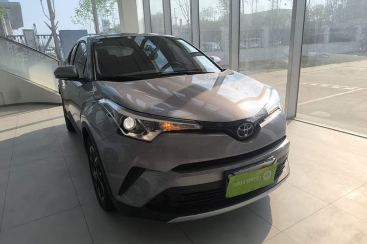 Used Toyota IZOA 2020 2.0L Enjoy Edition Front Right 45 Deg