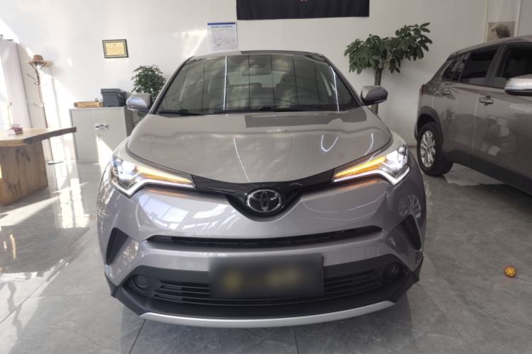 Used Toyota IZOA 2020 2.0L Yichi Version Front