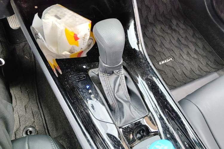 Used Toyota IZOA 2020 2.0L Enjoy Edition Gear Lever