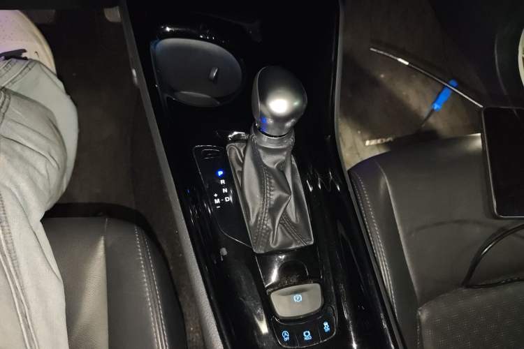 Used Toyota IZOA 2020 2.0L Yichi Version Gear Lever