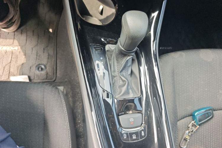 Used Toyota IZOA 2020 2.0L Enjoy Edition Gear Lever