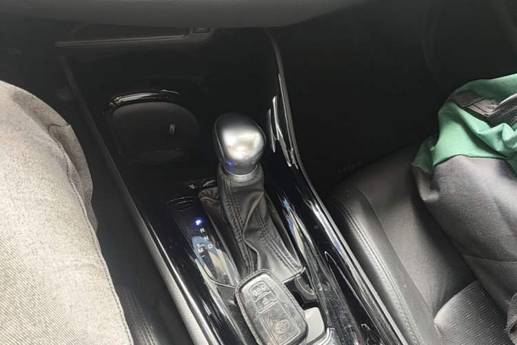 Used Toyota IZOA 2020 2.0L Yichi Version Gear Lever
