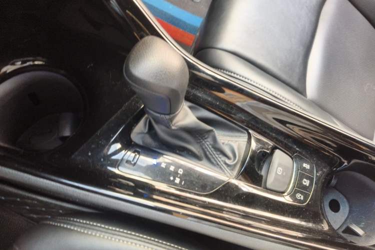 Used Toyota IZOA 2020 2.0L Enjoy Edition Gear Lever