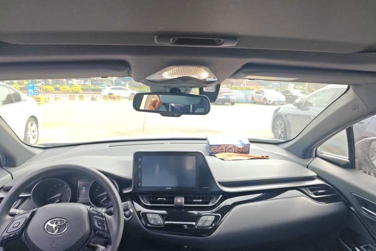 Used Toyota IZOA 2020 2.0L Yi Xiang CARE Headliner
