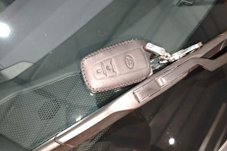Used Toyota IZOA 2020 2.0L Yichi Version Interior 1