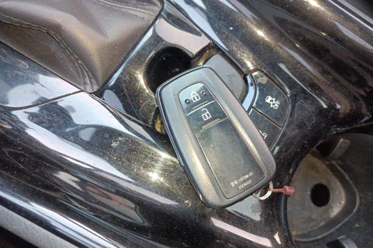 Used Toyota IZOA 2020 2.0L Yichi Version Interior 1