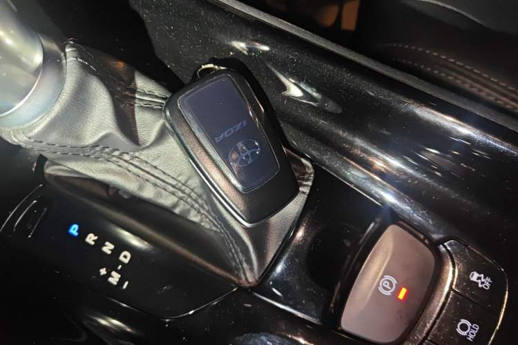 Used Toyota IZOA 2020 2.0L Enjoy Edition Interior 1
