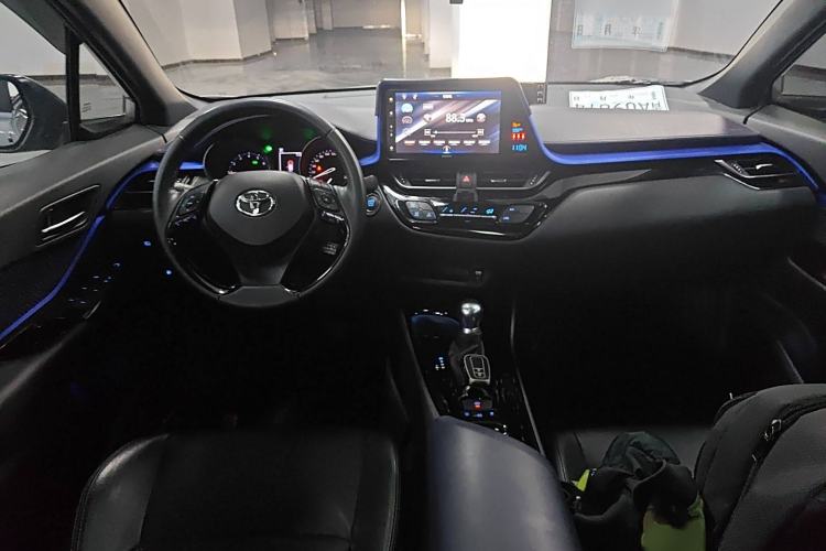 Used Toyota IZOA 2020 2.0L Yichi Version Interior 2
