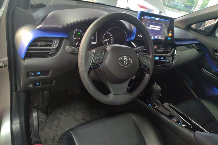 Used Toyota IZOA 2020 2.0L Enjoy Edition Interior 2