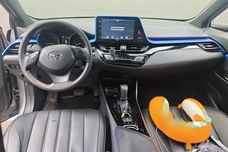 Used Toyota IZOA 2020 2.0L Enjoy Edition Interior 2