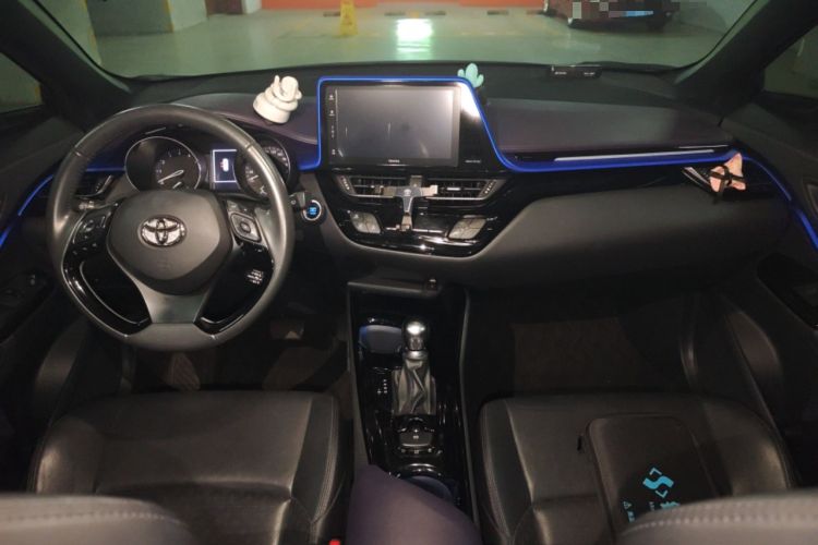 Used Toyota IZOA 2020 2.0L Yichi Version Interior 2
